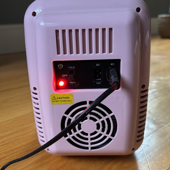 Kylie Cosmetics Skincare Kylie Jenner Skincare Mini Fridge Exclusive Item Limited Edition